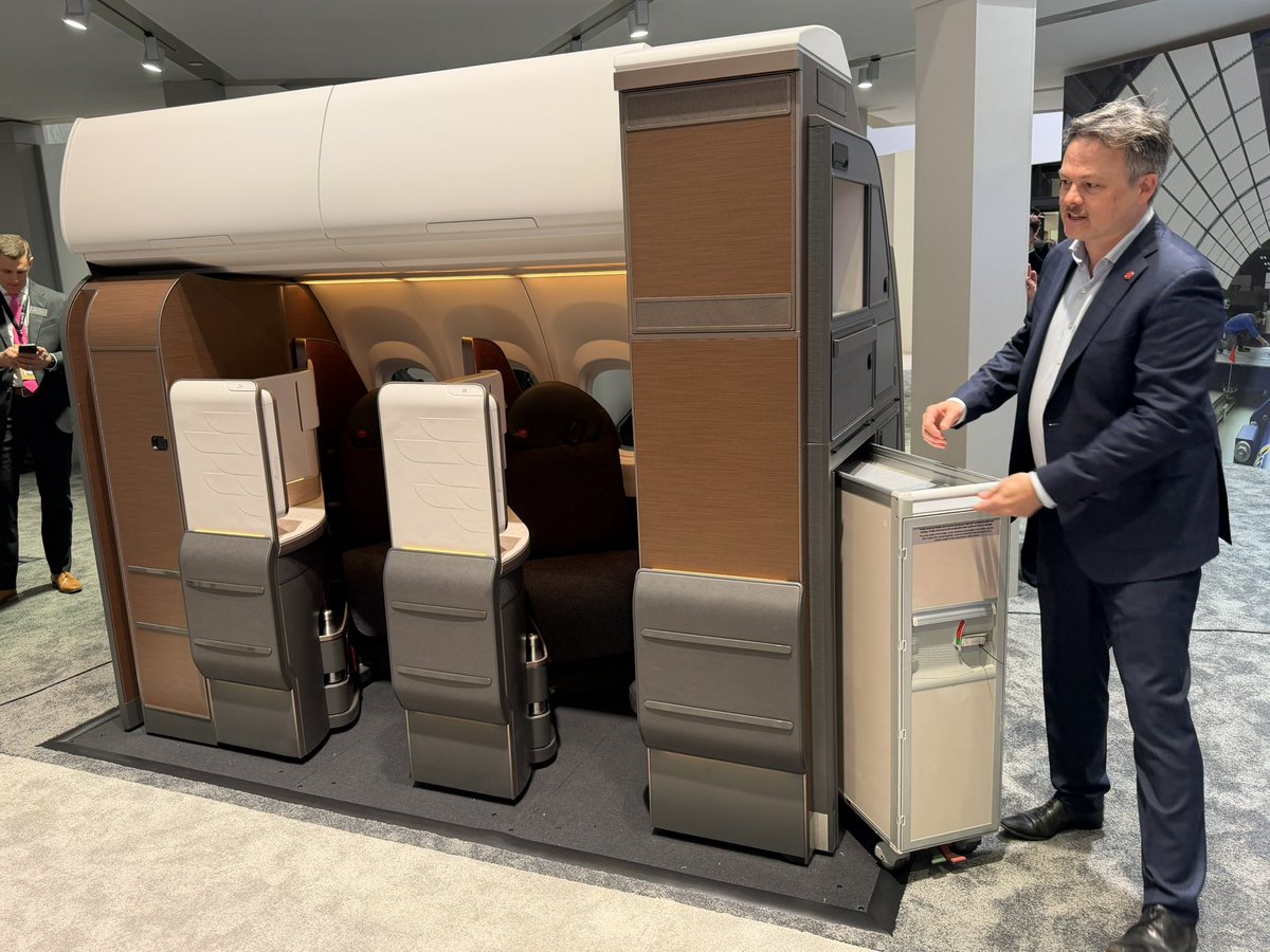 SpaethFlies's tweet image. Getting up close and personal with new @RiyadhAir Super Business seats and @AirCanada premium product for A321XLR/787-10 at @aix_expo #AIX #PaxEx