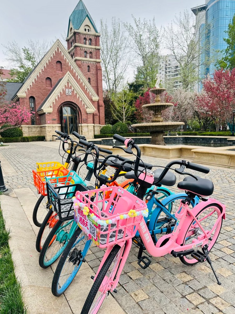 hbijn11's tweet photo. wmls们～总要来一趟 #天津 吧！带你集齐共享单车🚲的五彩斑斓！#五月天 #共享经济 https://t.co/cObP0nCYzI