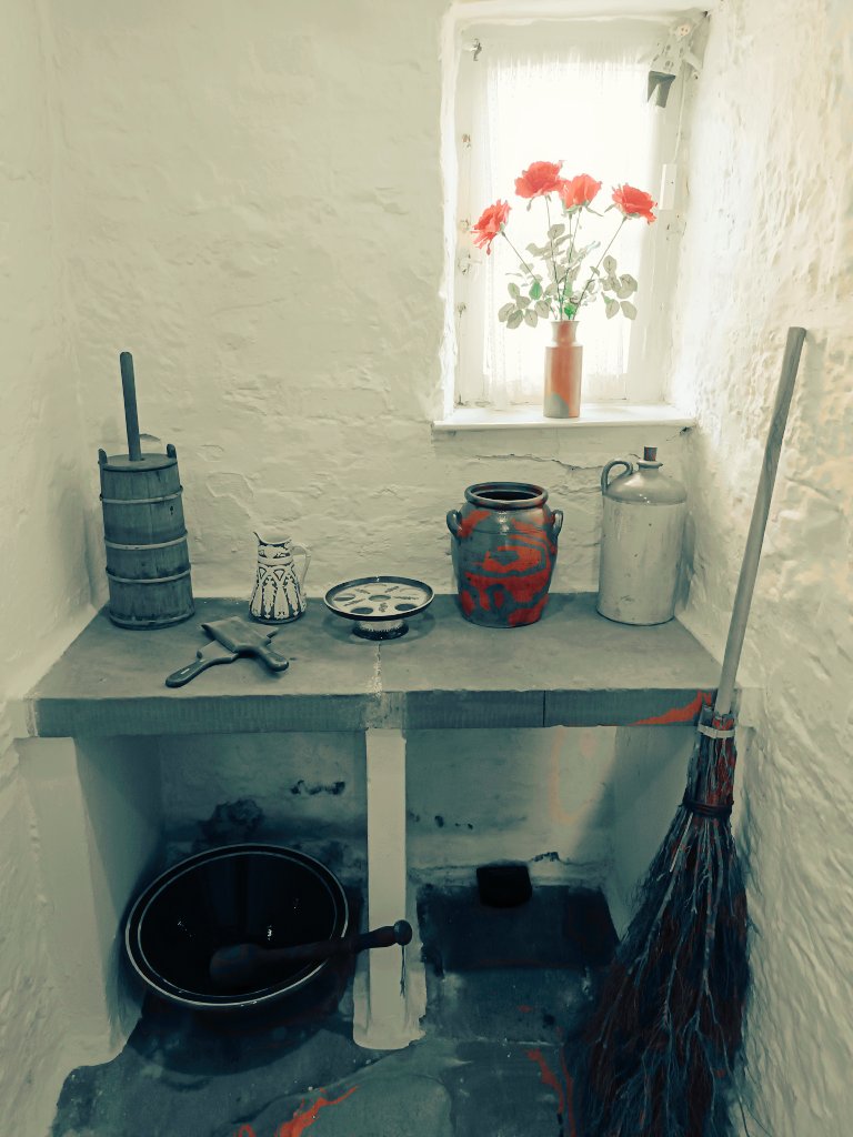 LynnMar42102355's tweet image. #kitchen ....a rustic one