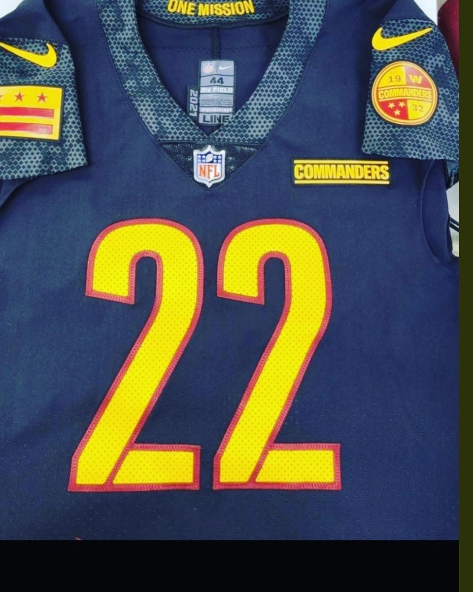 Rio_Robinson91's tweet photo. Since we’re ONE DAY AWAY from the Washington Commanders New Uniform ANNOUNCEMENT 

Let’s Take it back to the DAY BEFORE the team Announced its NEW NAME 

Jerseys Leaked , Name Leaked , & Not A Single Surprise happened on 2/2/22

We’ve Come SO FAR 

Excited AF for TOMORROW !
#raisehail