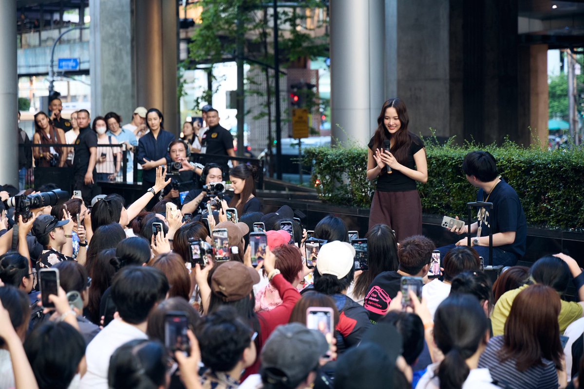 centralwOrld tweet media