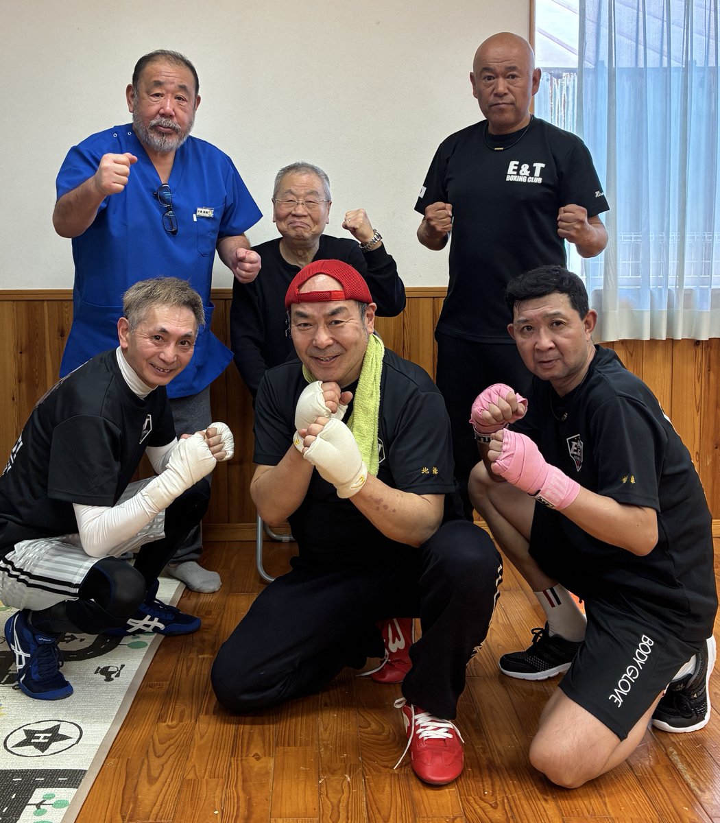 naoki_chishima's tweet photo. 教え子たちと具志堅用高の元トレーナーさん
柔道家より
＃日本予防トレーニング協会
＃日本予防リハビリ合同会社
＃モンキートレーニング器具
＃千樹館治療院接骨院
＃印西共育柔道塾 https://t.co/eBpJAHEptj