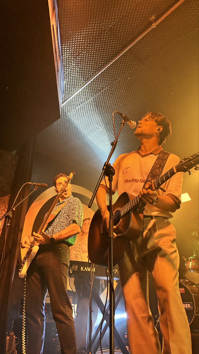 PARED CON PARED. tweet media