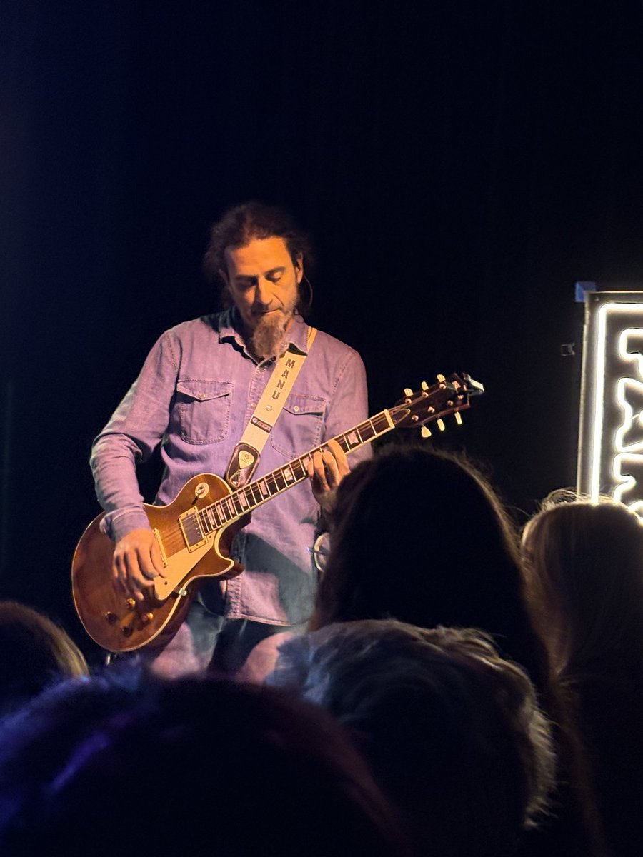 PARED CON PARED. tweet media