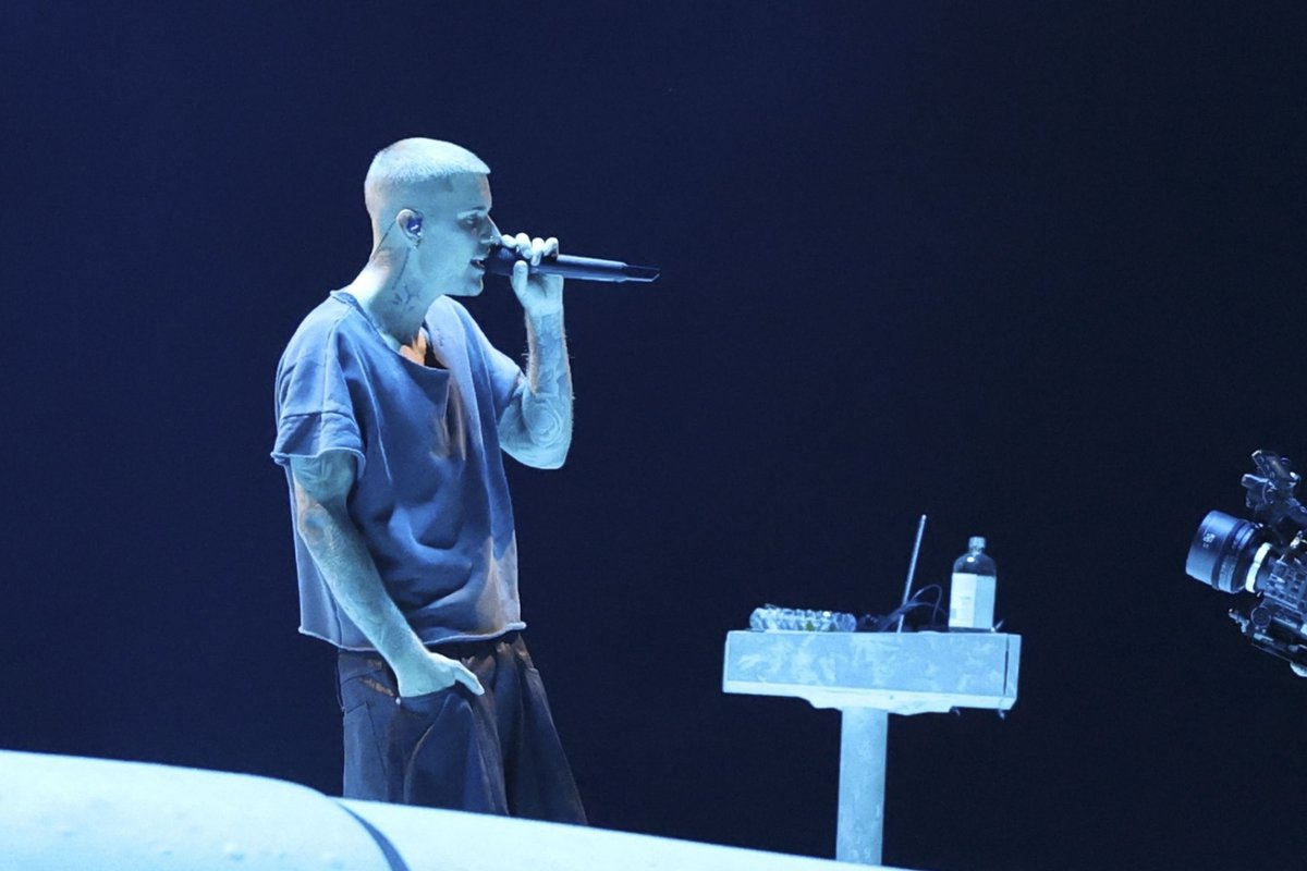 FRONTROW tweet media