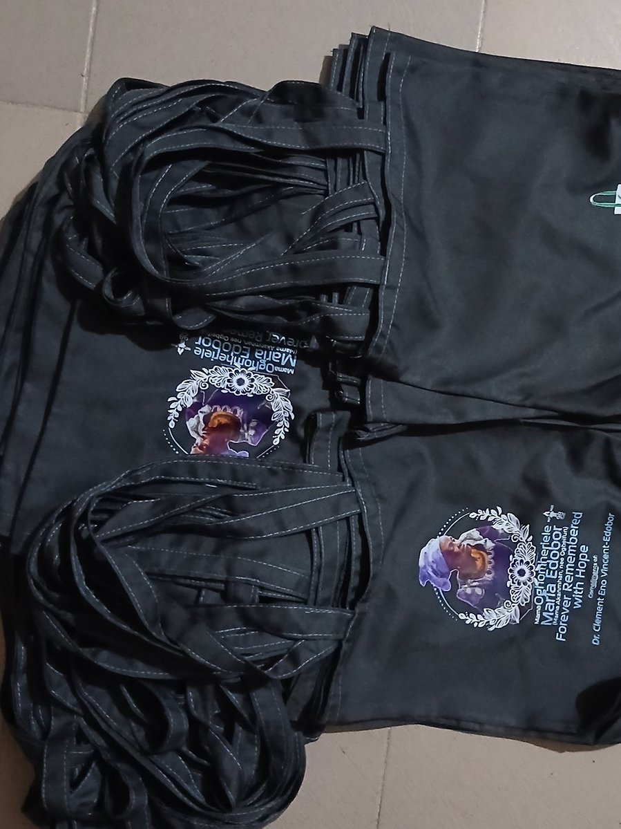 KYSimpleTotes's tweet image. @kysimpletotes just delivered Gray and #CharcoalBlack #CanvassTotes #customized for an event. Place your order to add luster to your ocassion #kysimpletotes