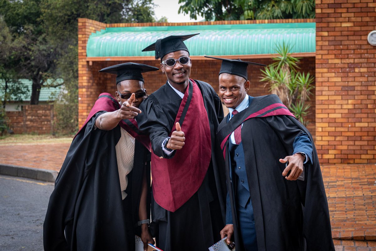 Official_TUT's tweet image. Hey TUTzens! 🎓

TUT is in full celebration mode!
We proudly celebrate our graduates from the Department of Public Management, Faculty of Humanities.

Go out and shine, Class of 2026!

#FromGood2Great  
#ThePeoplesUniversity  
#ClassOf2026