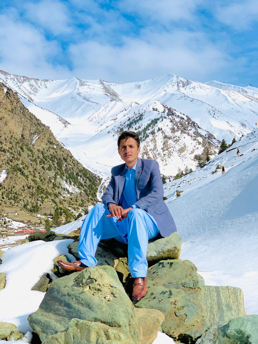 Indecorous_'s tweet photo. Icy cold days give a breathtaking views in the summer🤩 https://t.co/3OBGw9Ikal