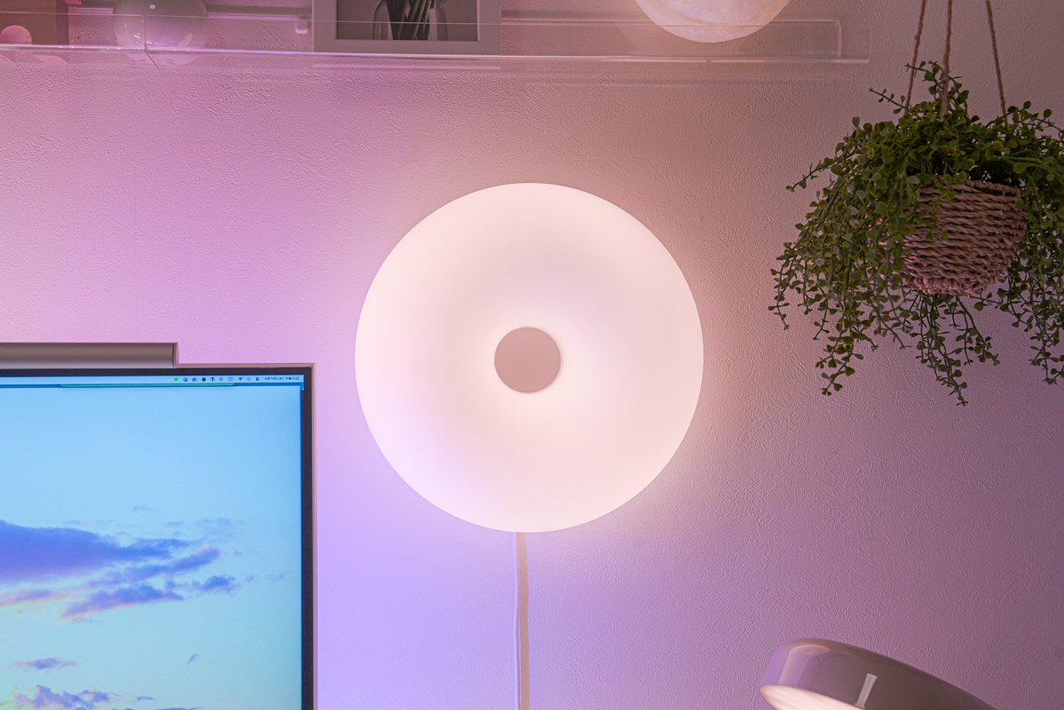 reni1chang's tweet image. IKEAの新作照明や収納を使って、
デスクをアップデートしました🌿

追加したもの⇩
・ドーナツランプ（ヴァルムブリクスト）の新型
・小型バーライト
・Bluetoothスピーカーランプ
・モニタースタンド（エロヴェン）

見た目だけじゃなく、収納も少し改善🧺
少しずつ紹介します😊
#desksetup #IKEA