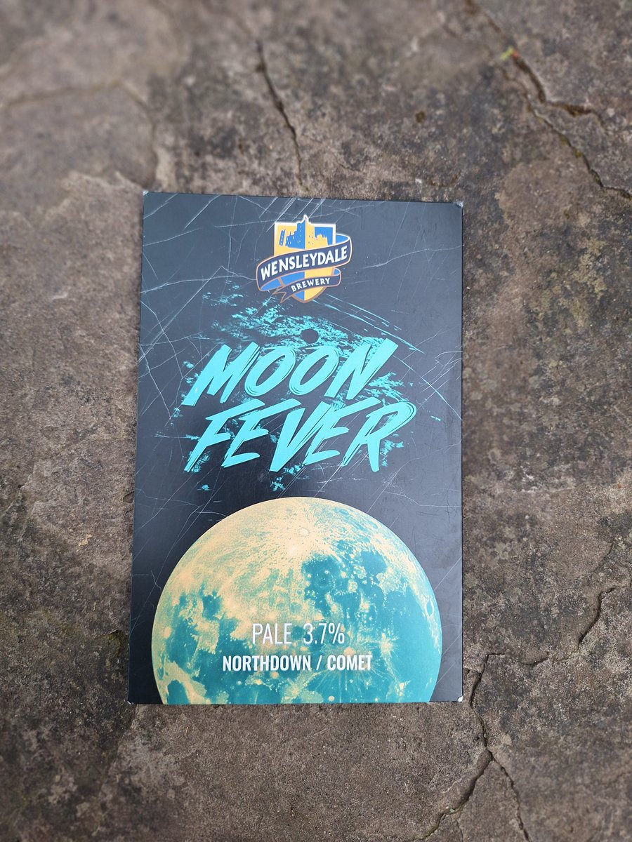 Wensleydale_Ale's tweet image. 🌜Moon Fever 🌜 

-3.7% pale hopped with Northdown &amp;amp; Comet.

Zesty grapefruit, gentle spice, clean refreshing finish.

Low ABV. High orbit. 🍺

#MoonFever #SessionBeer #CraftBeerUK
