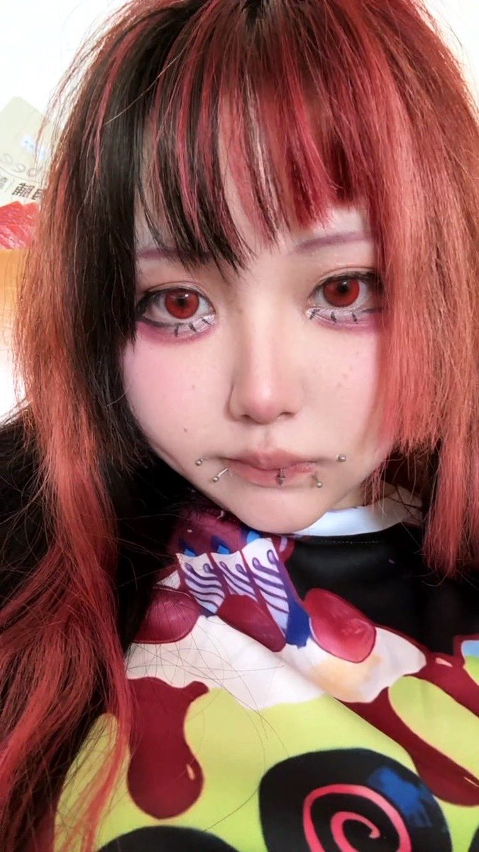 AMadelaina's tweet photo. 你的朋友太多了喵，会越来越心慌，我想用离开和冷暴力的方式教你去珍惜和爱一个人。可是你早就不需要��了喵。你不再在意我，觉得我无所谓了，你早就发现你对我的态度不再像以前了喵，只是你也烦我了。就这样吧，你如果真的不再需要我的时候就默默的离开我喵，什么都别说，我也什么都不问。 https://t.co/GCJGk7zUYn
