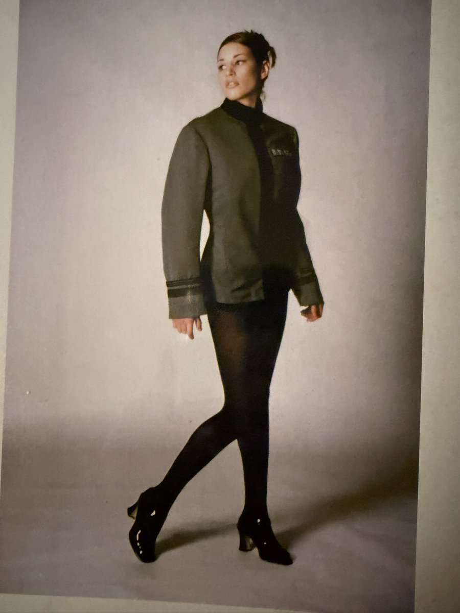 RoraRose tweet media