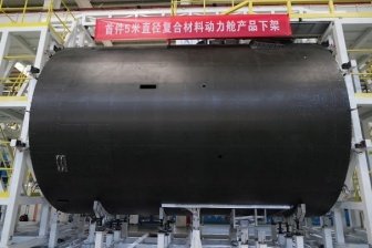wheels_china's tweet image. China's first 5-meter-diameter #rocket module made of composite materials has rolled off the.production line.  Its lightweight wall panels can withstand an axial load of 1,000 metric tons and the #module is equipped with self-adaptive adjustment interfaces.