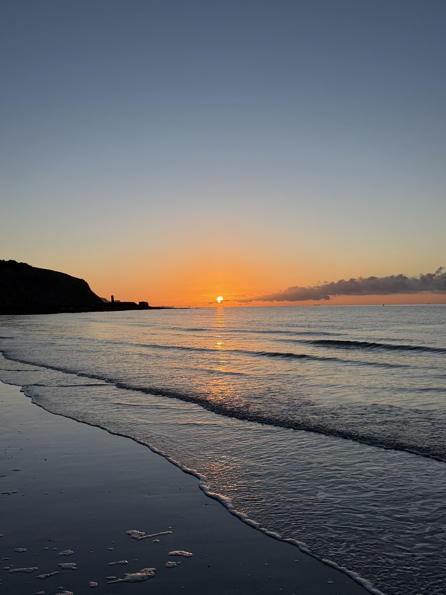 DollyHPN's tweet image. And she’s up ☀️🧡✨

What a gorgeous start to the day! 

Good morning ☺️

#Sunrise #ByTheSea
