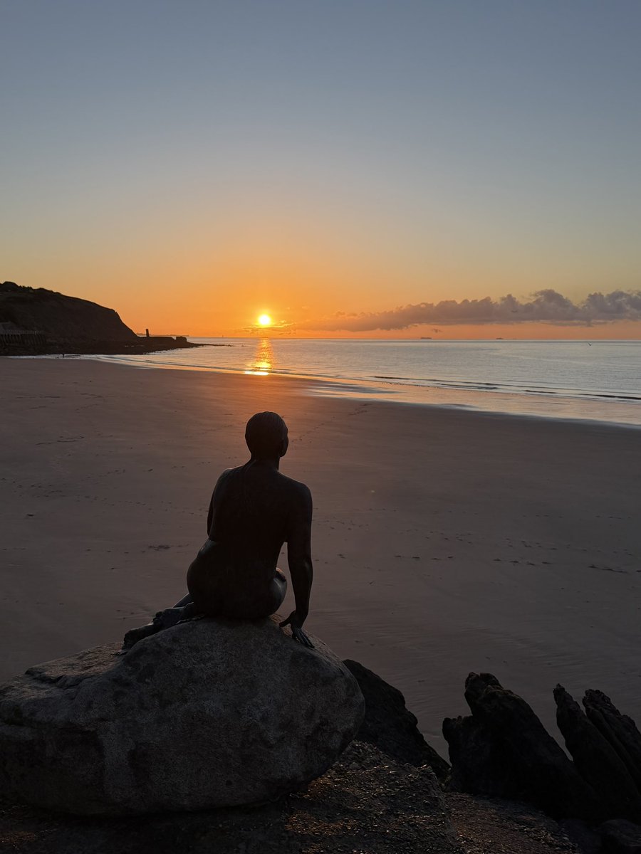 DollyHPN's tweet image. And she’s up ☀️🧡✨

What a gorgeous start to the day! 

Good morning ☺️

#Sunrise #ByTheSea