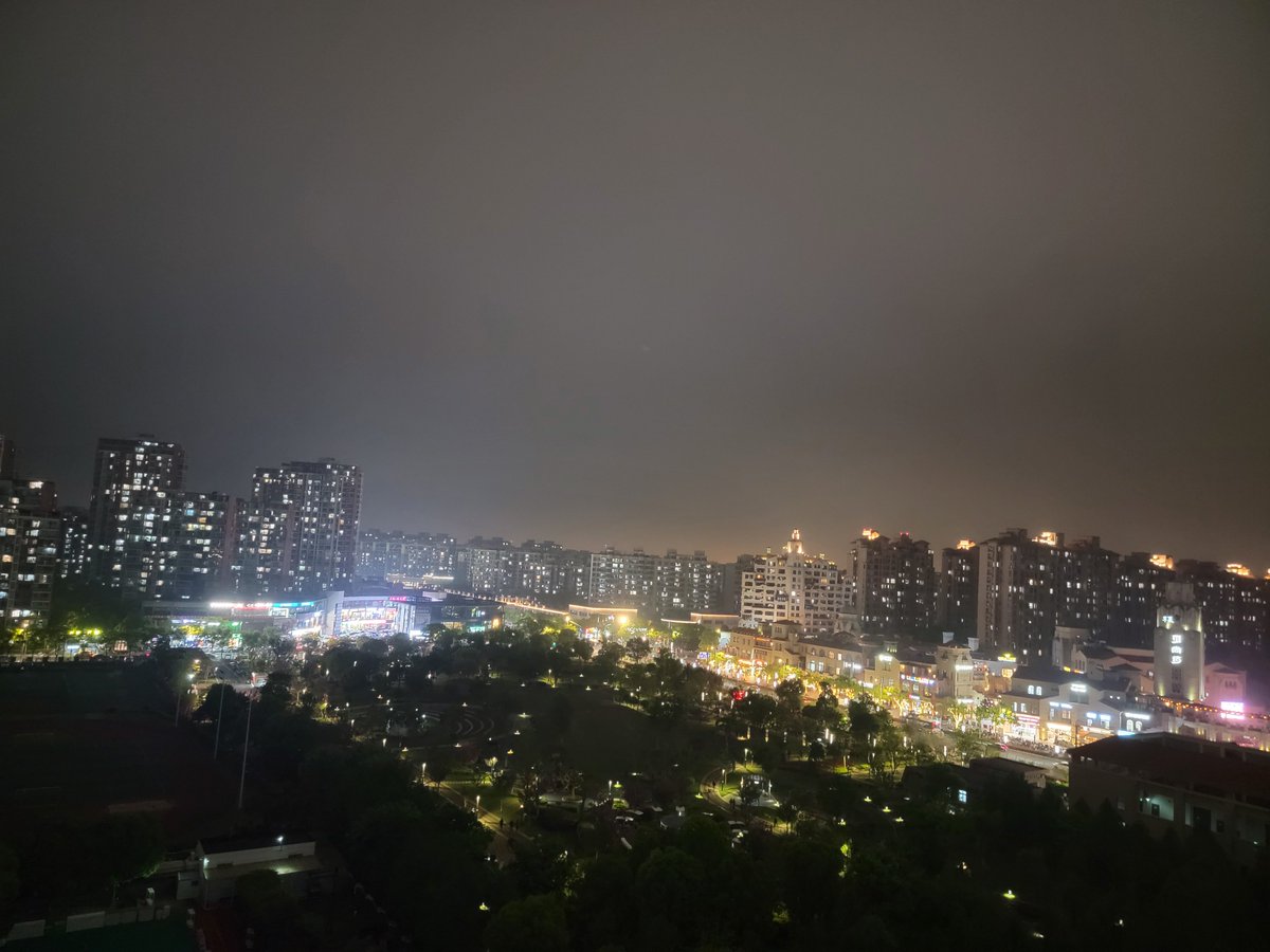 HHQLZ_999 tweet media