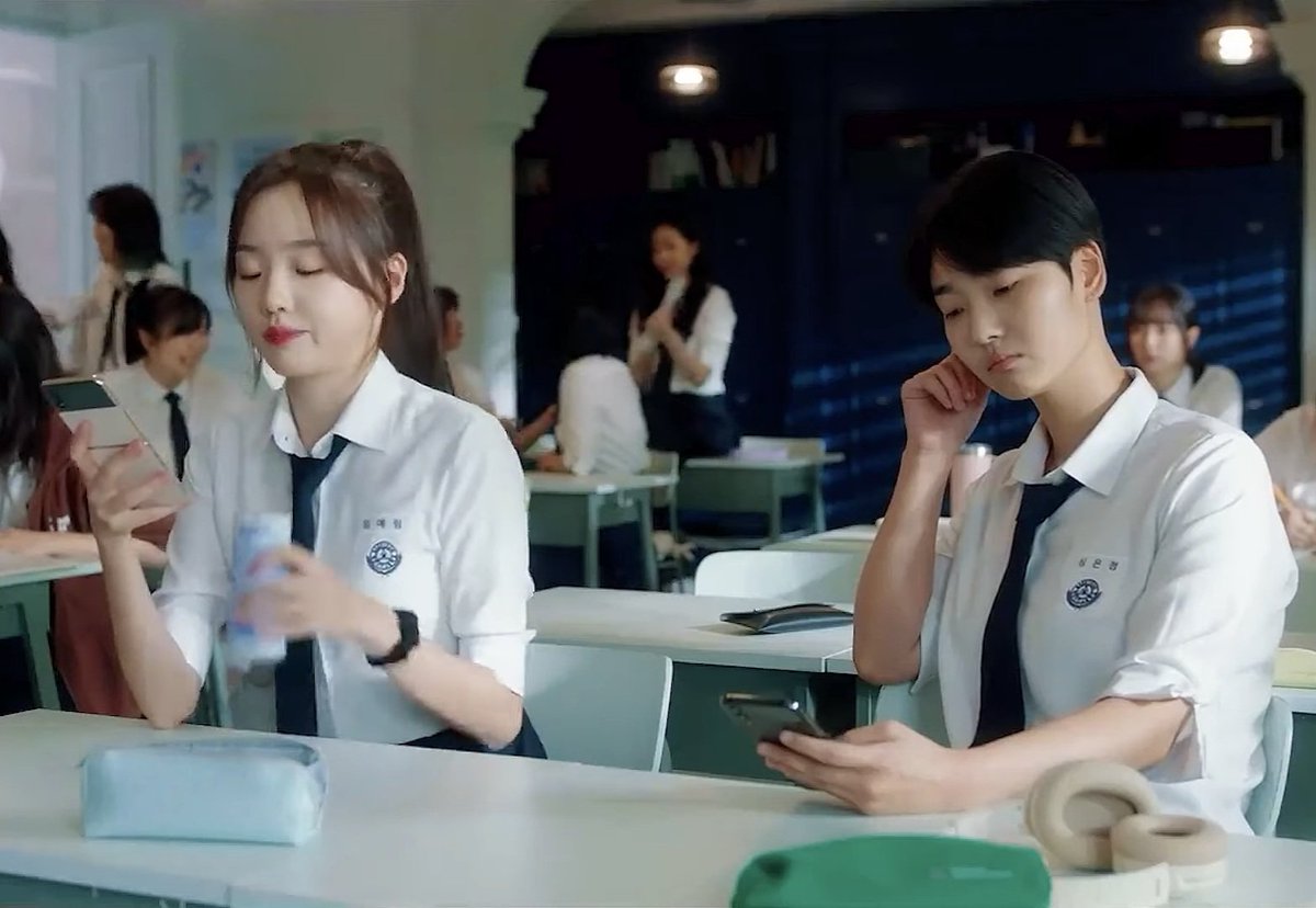 june🌻 tweet media