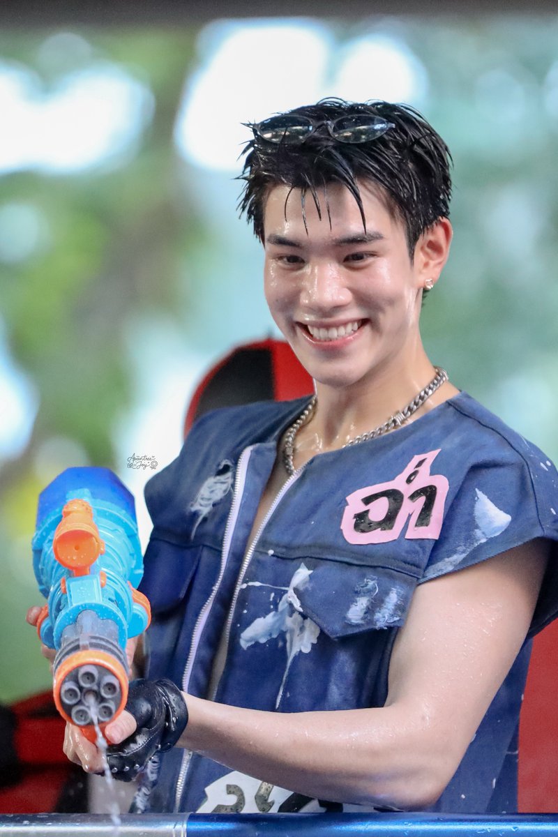 Apantree_joy's tweet image. ยิ้มแฉ่งแข่งตะวัน 🥰 @tawattannn 

GEMINIFOURTH SONGKRAN KPW
#SuperFluid2026xGEMINIFOURTH
#Fourthnattawat #โฟร์ทณัฐวรรธน์

[📷#ByApantree]