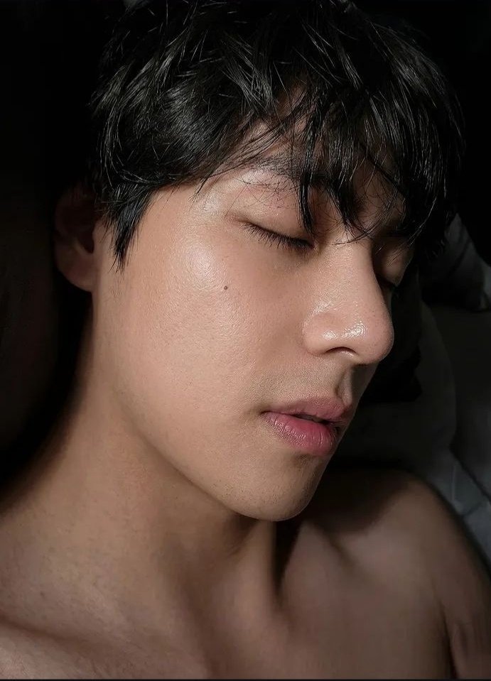 Kim Taehyung (BTS) tweet media