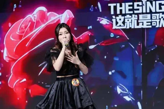 krystalstains's tweet image. Last night’s concert was chef’s kiss  Vocals, band energy, and that surprise duet Total vibe shift for the better! Who else was there screaming along #LiveMusic #UnforgettableNight