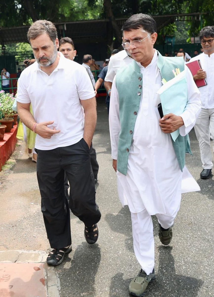 iamharmeetK's tweet image. "A tiger doesn't lose sleep over the opinion of sheep.” ...

#PawanKhera is storming back into the Press Conference arena—and this time, he’s coming more fiercely 

Get ready...🔥🔥🔥
The mask is about to slip off Himanta Biswa Sarma like never before.
In the days ahead expect