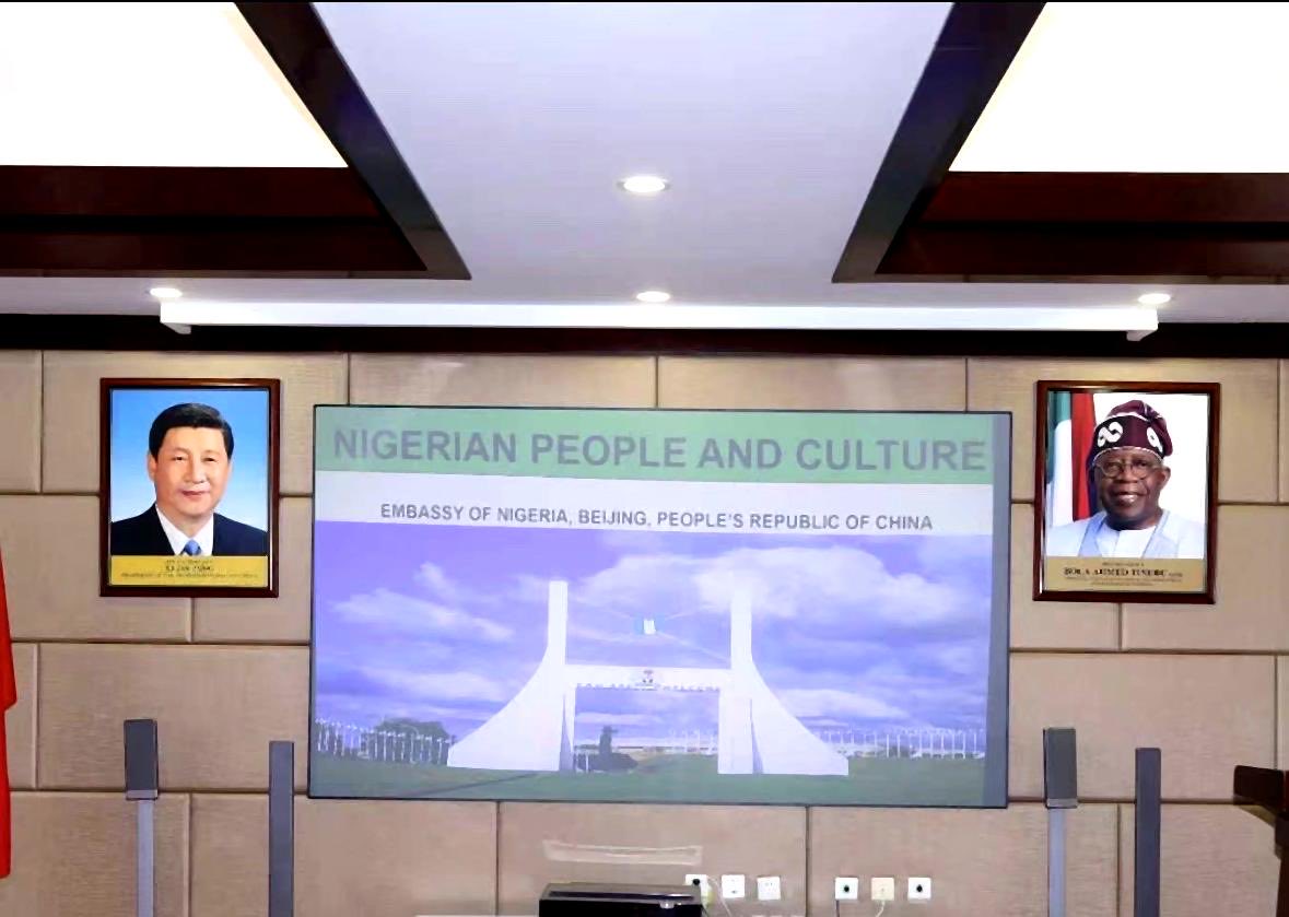 embassy_beijing's tweet photo. Future Leaders in Action: Students engage with Nigeria’s rich heritage through an enriching cultural exchange at the Embassy. https://t.co/dopRw0X2NR