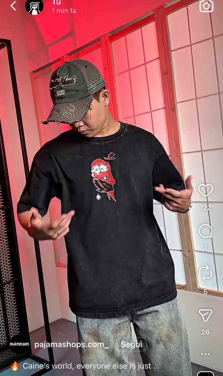 sofiaserafine's tweet image. just found out my art was printed and sold without my permission.

it infuriates me that they’re not only selling my art, but art from artists I know and respect without our consent. 

please, don’t buy from them.