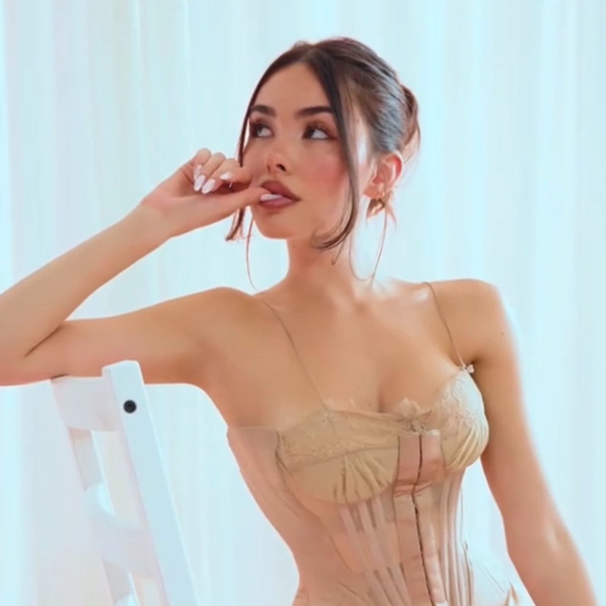 olivia 𝜗𝜚ׅؗ 𑣿. goes on tour tweet media