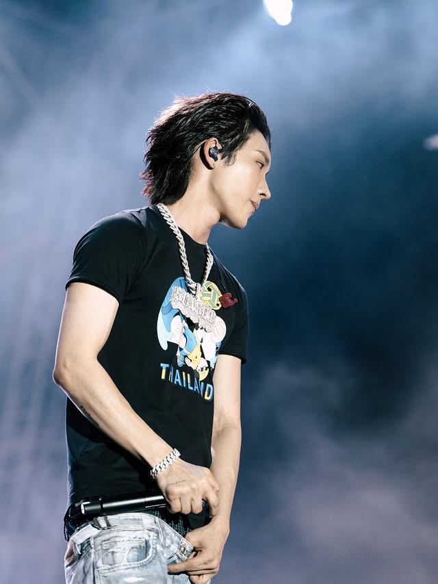 Parnprt_'s tweet image. พี่เอสทูคือเท่มากกก หล่อมากกก ภูมิใจในตัวอึลที่สุด อยากให้ขึ้นงานเฟส งานดนตรีเยอะๆเลย โคตรจะมีเสน่ห์

SMLDfestival x S2
#Summerland2026xS2
#Summerland2026
#S2TheSunset #Horizone