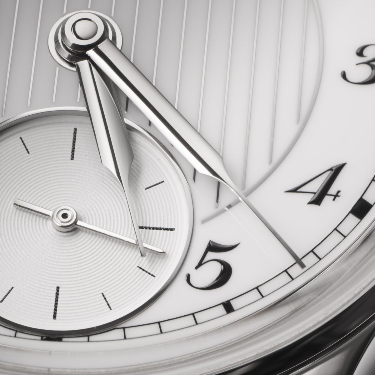 Masters of Horology（ジュネーブ）で展示中の新作です。外装（37mm