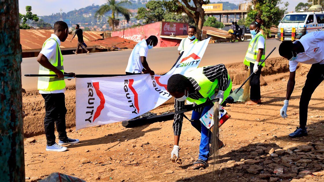 KUEMA25's tweet photo. KUEMA stepped up for the Campus Clean-Up Exercise at Kyambogo University, proving that change starts with what we do, not just what we say 

A cleaner campus. A healthier future.

Together with: @CEESA @EEMA @EVACUganda @AMBEXConsults

#EnvironmentalAction #SustainableLiving https://t.co/kSodvJAvb0