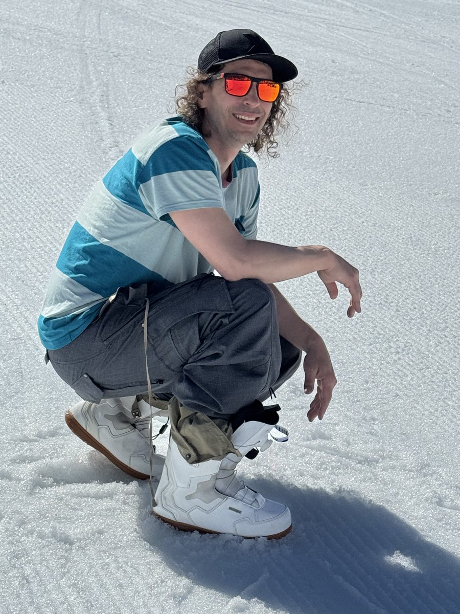 Hello space nerds!

I was in Davos last week snowboarding with great friends and even though I did not plan for it, it was so much fun that I got on a digital diet.
I'm back and will now post the last launches and slowly coming into the news flow...

Best regards, Martin from