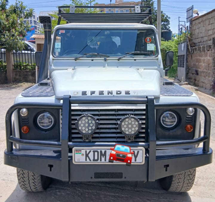 ruffcutzy's tweet photo. Landrover defender puma engine 2200 cc diesel 6 speed manual clean buy and drive leather seats #landrover #landroverdefender 
#landroverforsale https://t.co/xPi7kqkkhe