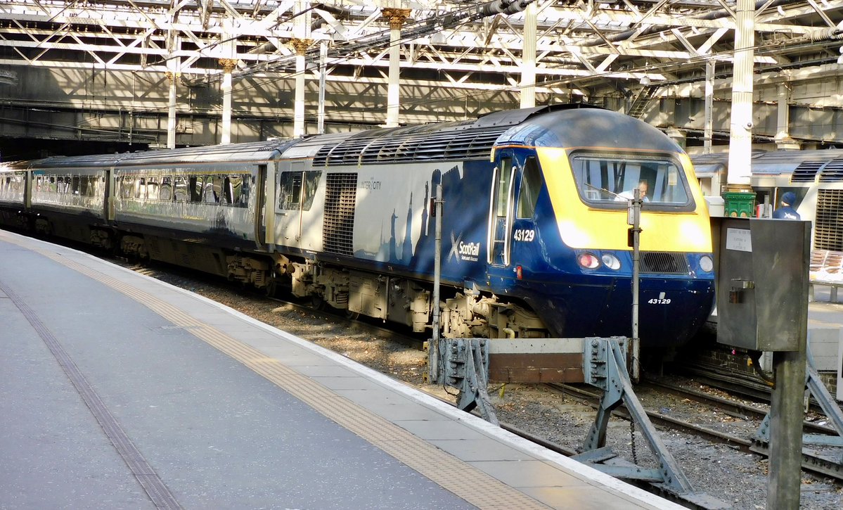 kingy69beard's tweet image. #HighSpeedTuesday another few pictures from last weeks visit to Edinburgh! Scotrail Inter7city liveried #HST power cars 43012 and 43129 at Edinburgh.