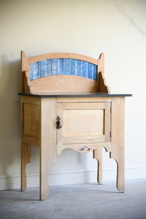 antiques_atlas's tweet image. Selling on Antiques Atlas we have this
#Antique Limestone Washstand  antiques-atlas.com/antique/antiqu… From
✨  Kernow Furniture ✨ @kernowfurniture #AntiqueFurniture #antiques #antiquewashstand #antiquebedroomfurniture