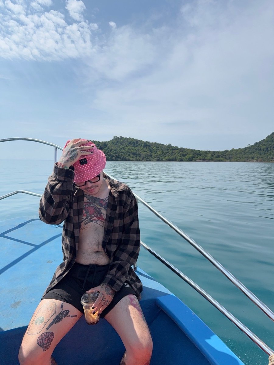 Taking Back Sunday tweet media