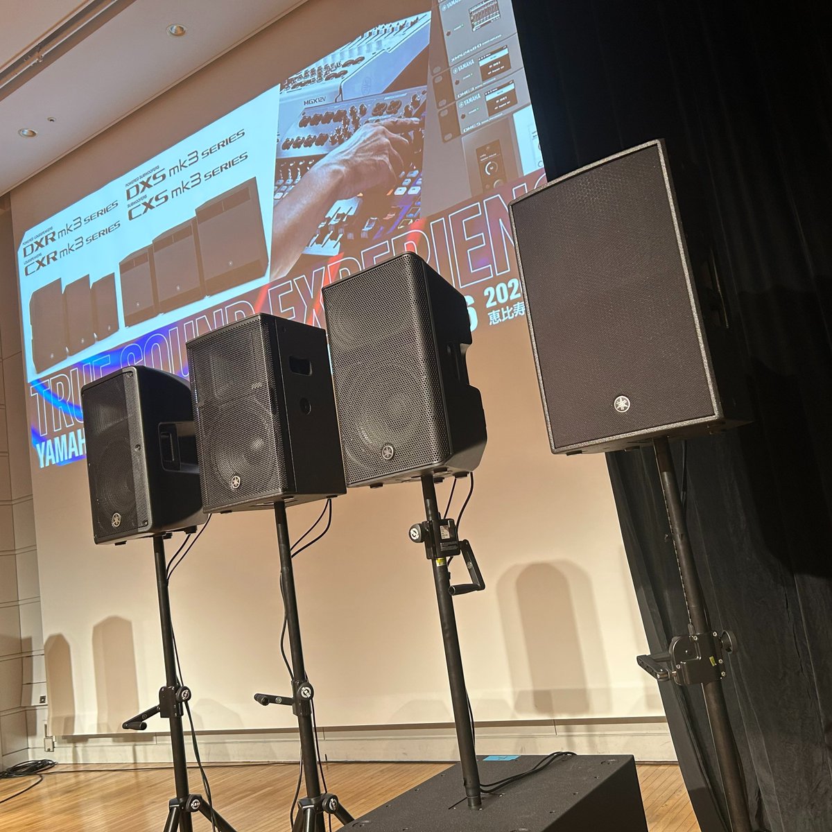 Yamaha_PA_Japan's tweet photo. 【イベントのご案内】

明日開催「Yamaha Music Japan Pro Audio Day 2026」の設営が完了いたしました。
会場の様子を少しだけご紹介いたします。

皆様のご来場を心よりお待ちしております❗️

イベント詳細は引用リポストからご覧ください。 https://t.co/Xrudpn4uAw