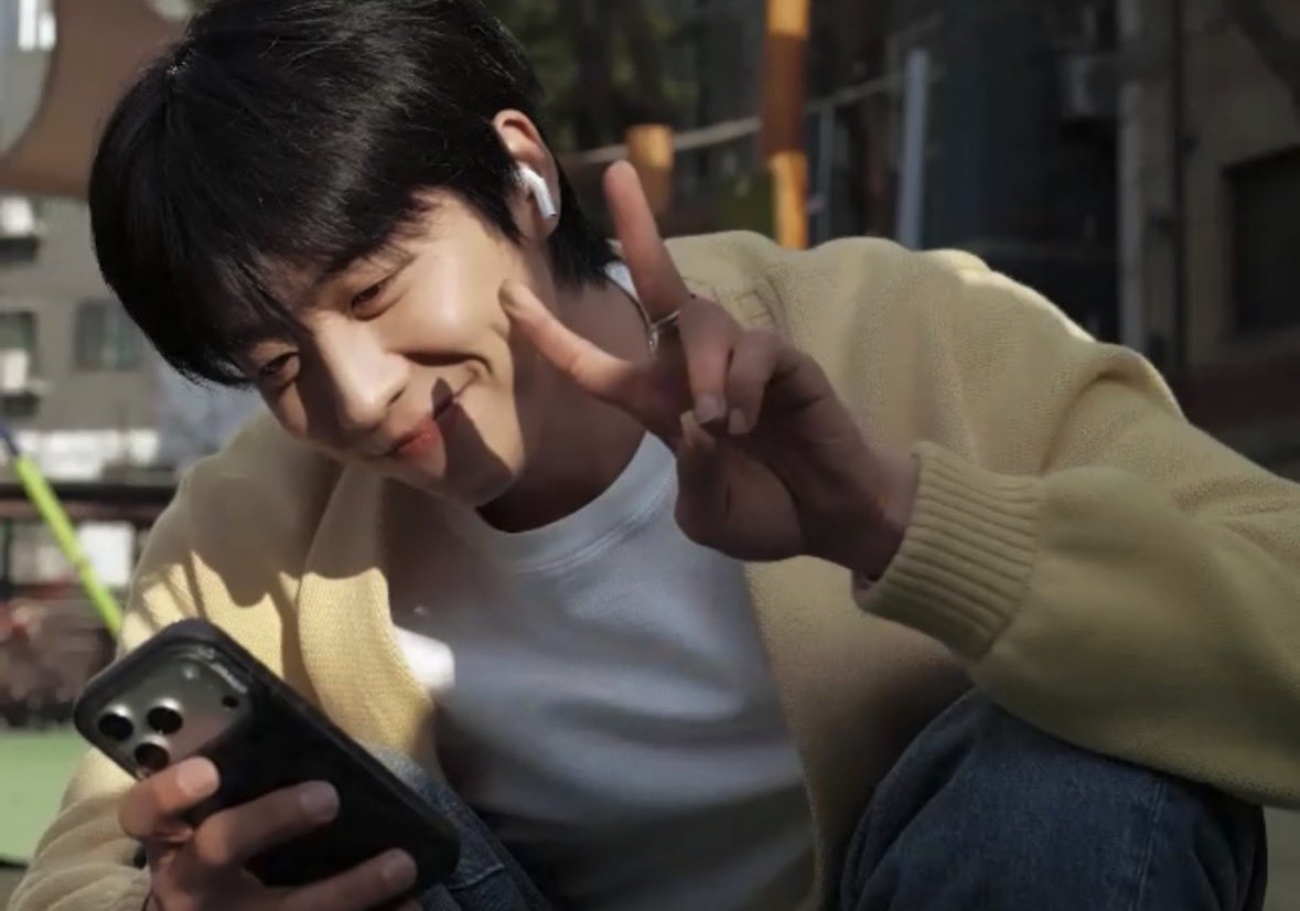 chae_iou's tweet photo. 진지하게 너무잘생김 숨이막힘 막 https://t.co/xqmn3uN2LW