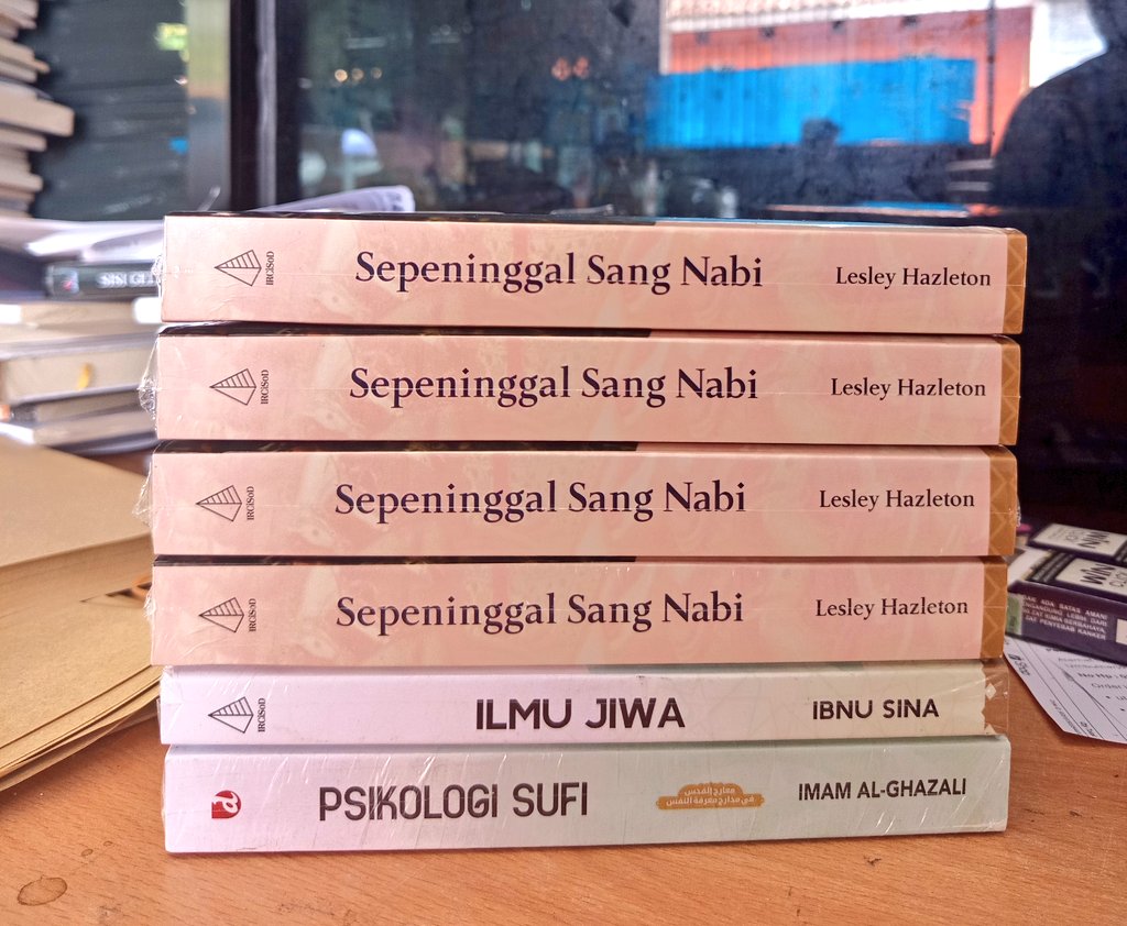 Toko Buku Mainmain Jogja tweet media