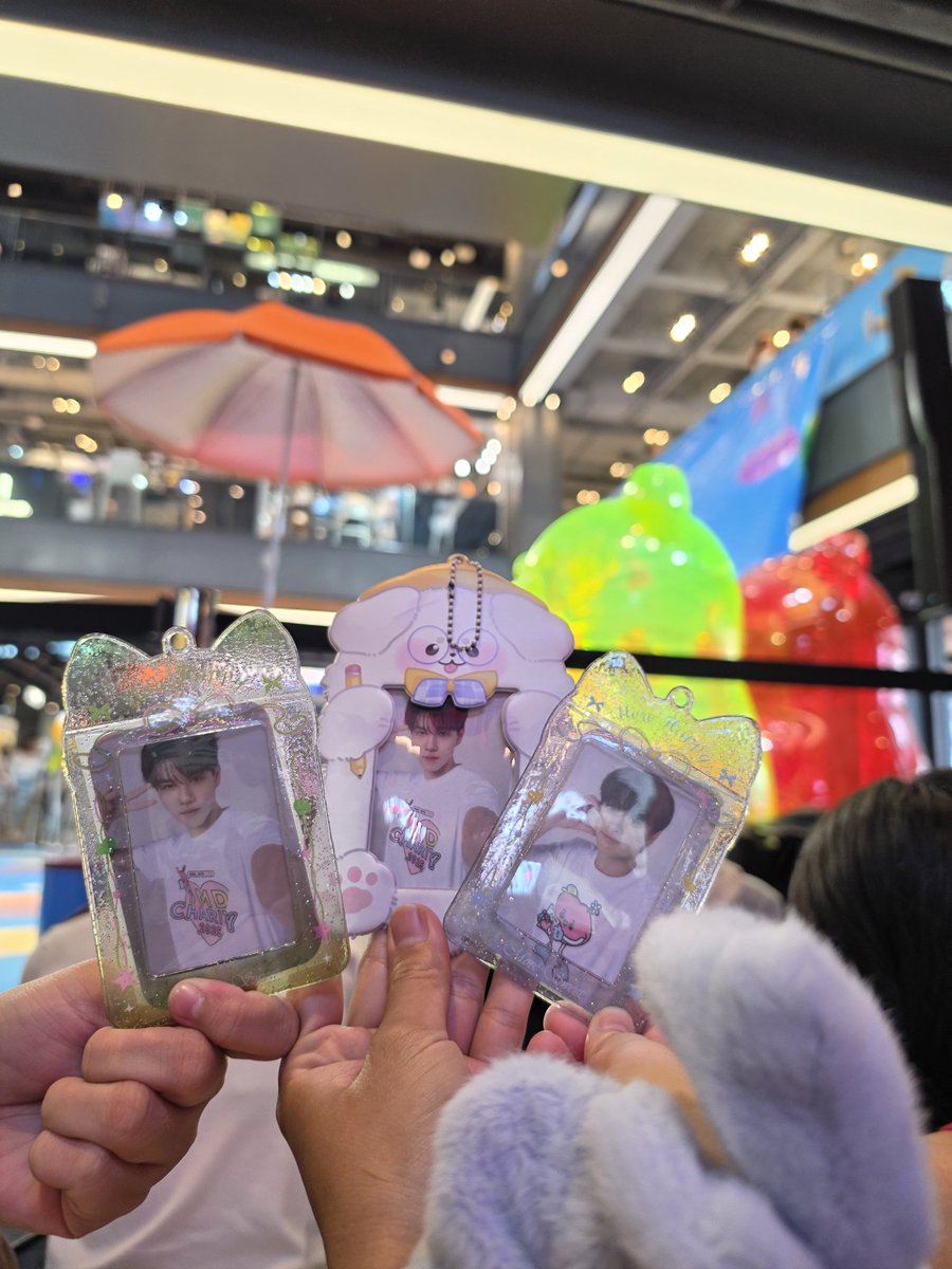 พีวี tweet media