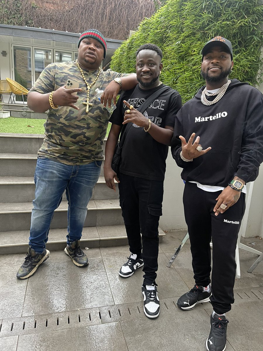 kogbagidi's tweet image. Real ones respect your value 🤝 #davido #cubanachiefpriest