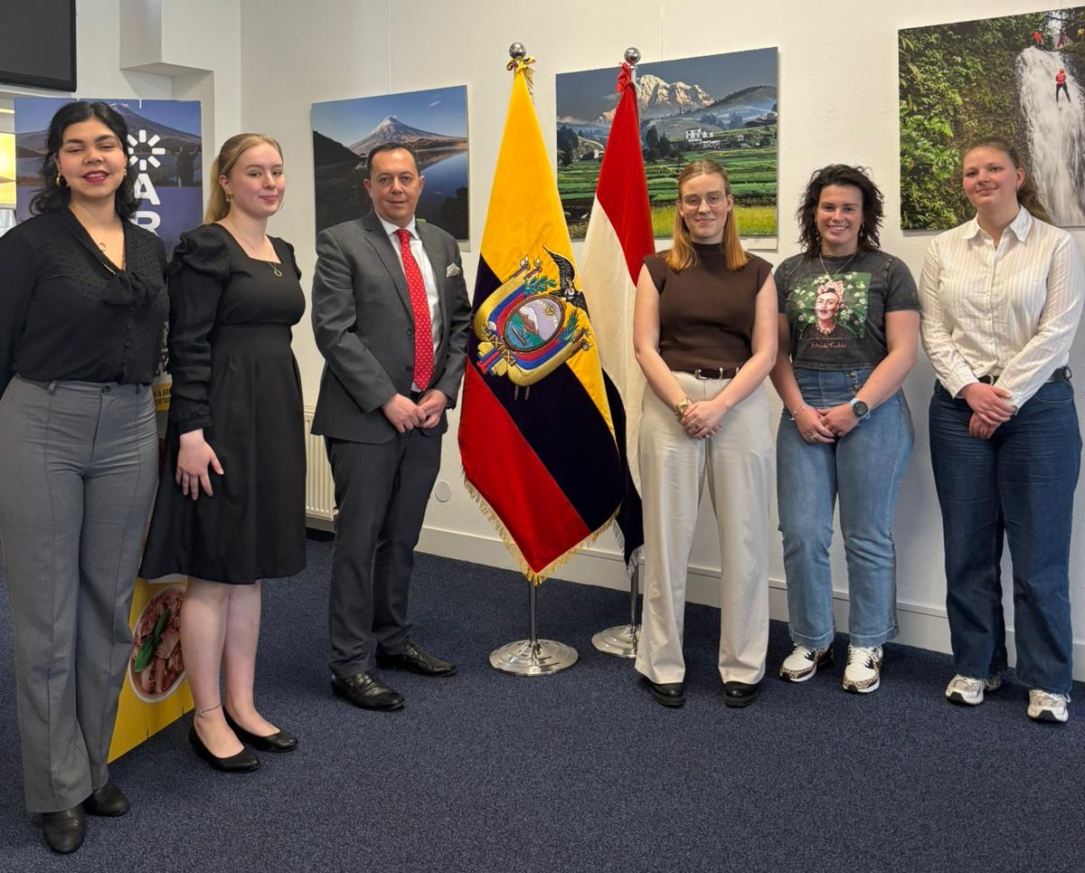 Embassy of Ecuador to the Netherlands tweet media