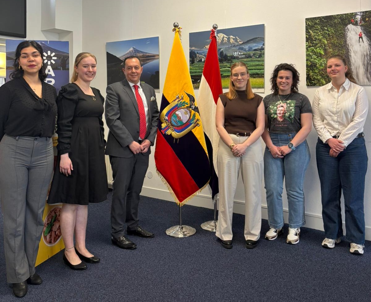 Embassy of Ecuador to the Netherlands tweet media