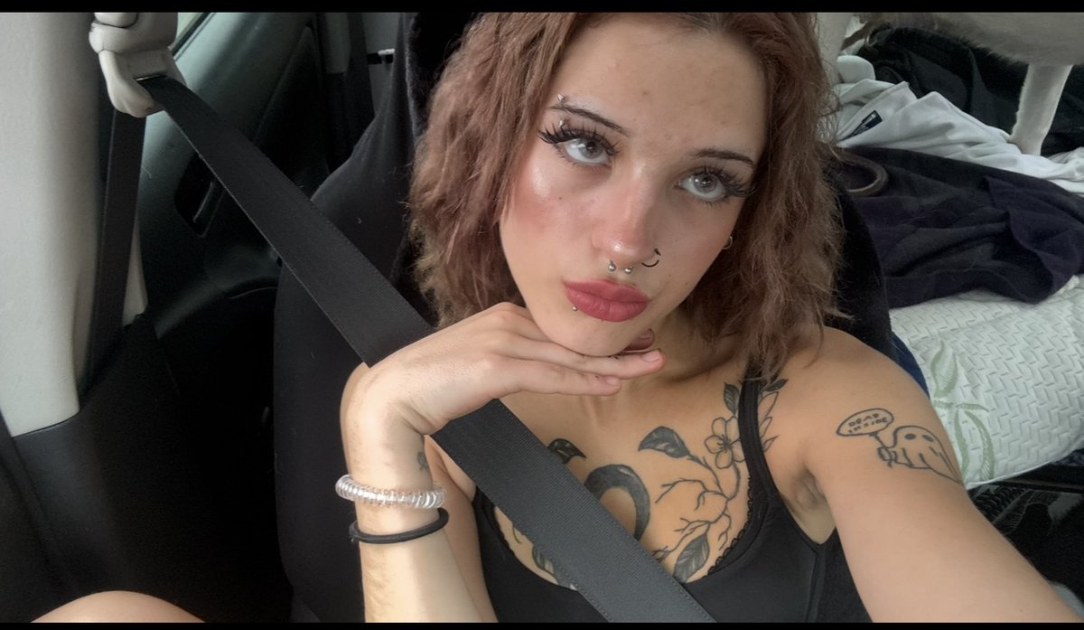 ♡ 𝒱𝒾𝑜𝓃𝑒𝓁𝓁𝑒 ♡ tweet media