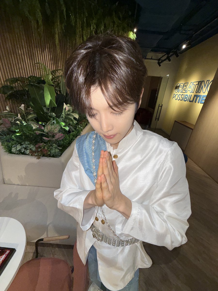 RIIZE_official's tweet image. Sawasdee Kub🧡

#RIIZE #라이즈
#RISEandREALIZE