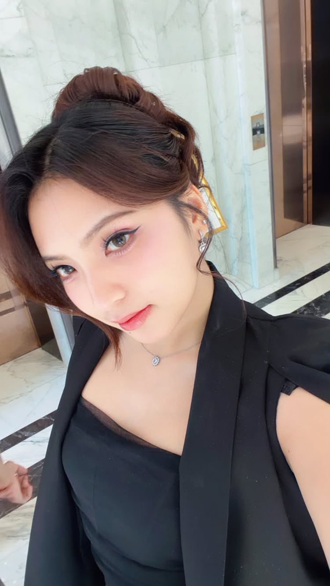 GraciasFans_INA's tweet photo. Cantik sekali 🖤 https://t.co/lCx2gX4jRY