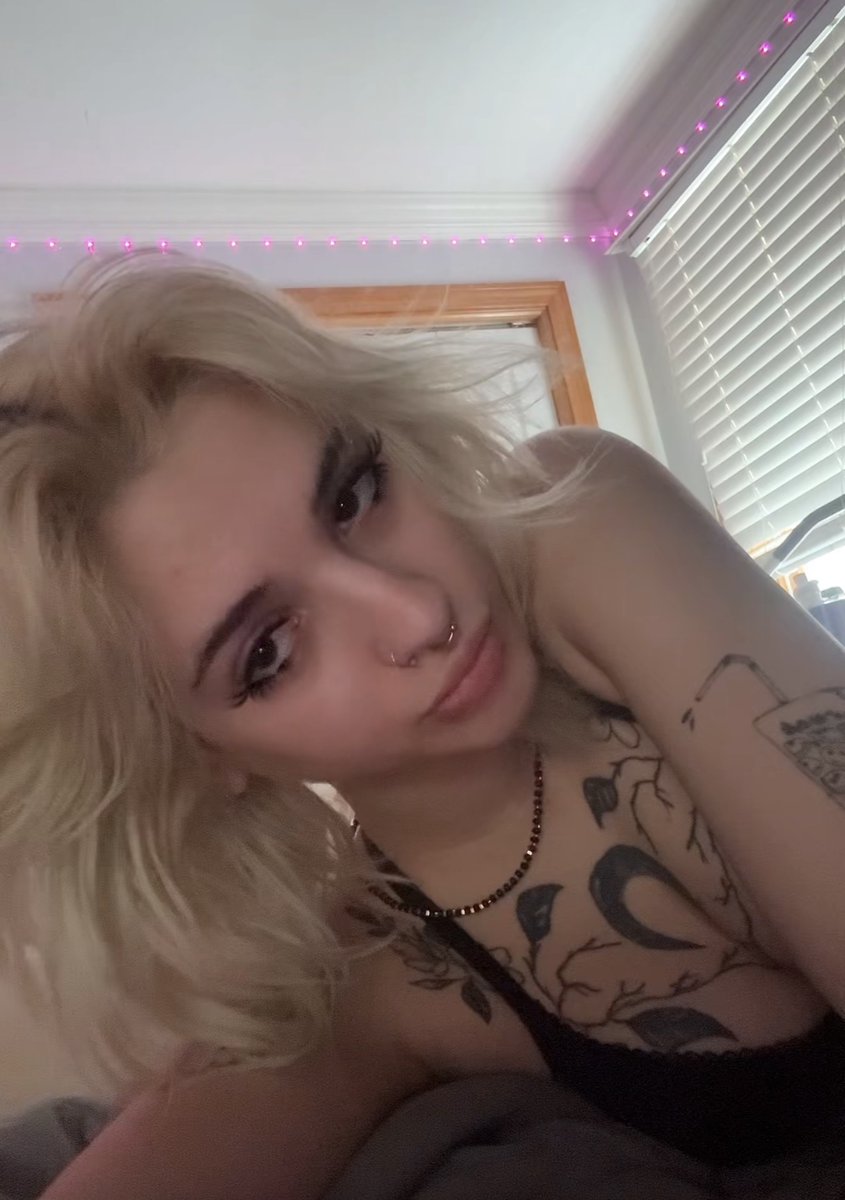 ♡ 𝒱𝒾𝑜𝓃𝑒𝓁𝓁𝑒 ♡ tweet media