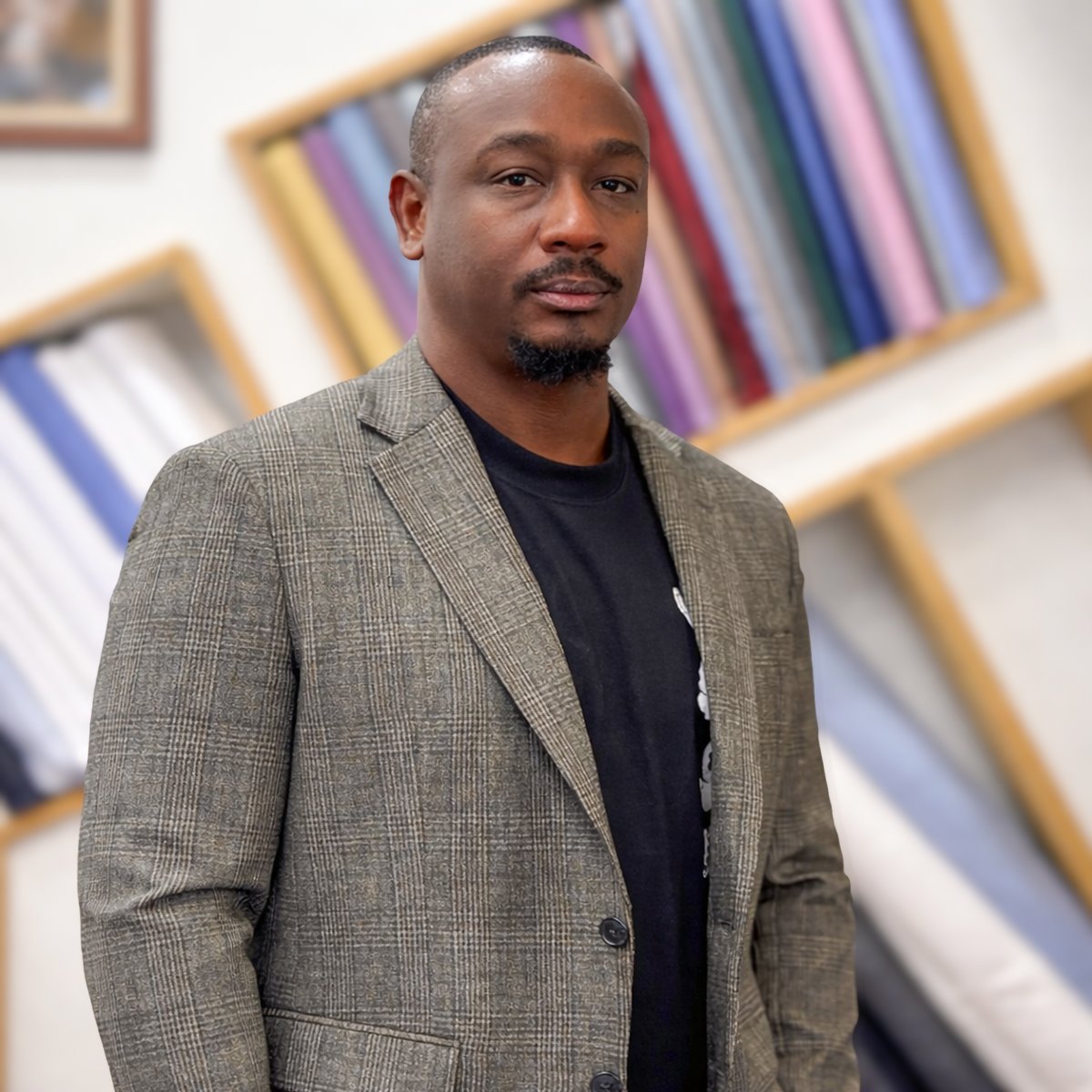 house_icon37471's tweet image. Upgrade your style with a perfectly tailored suit.
Crafted for confidence, designed for you.

Book your appointment today and experience true custom tailoring.
📞 +66945695499

#CustomSuit #TailorMade #MensStyle #BangkokTailor #LuxurySuit #PerfectFit #SuitStyle #MensFashion