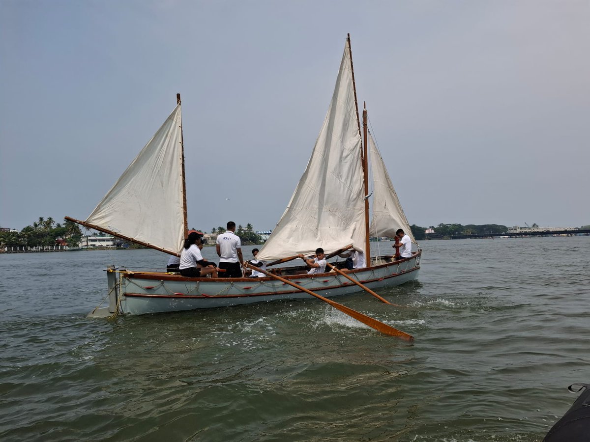 IN_HQSNC's tweet image. #TrainingTuesday
Sea, Sky, Sun and Camaraderie ⚓️

“I must go down to the seas again, to the lonely sea and the sky 🌊
And all I ask is a tall ship⛵️ and a star to steer her by”

DK Whaler sailing ⛵️ and Exercise Dweep Parikrama made a spirited return around the iconic Willingdon