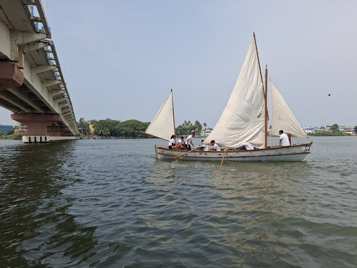 IN_HQSNC's tweet image. #TrainingTuesday
Sea, Sky, Sun and Camaraderie ⚓️

“I must go down to the seas again, to the lonely sea and the sky 🌊
And all I ask is a tall ship⛵️ and a star to steer her by”

DK Whaler sailing ⛵️ and Exercise Dweep Parikrama made a spirited return around the iconic Willingdon